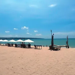 https://villa-happy-jimbaran.ubudhotelsnow.com